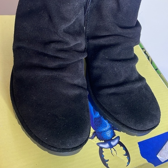 SOLD Fly London | Women’s Black Suede Bootie Size 8 New in Box - Picture 2 of 7